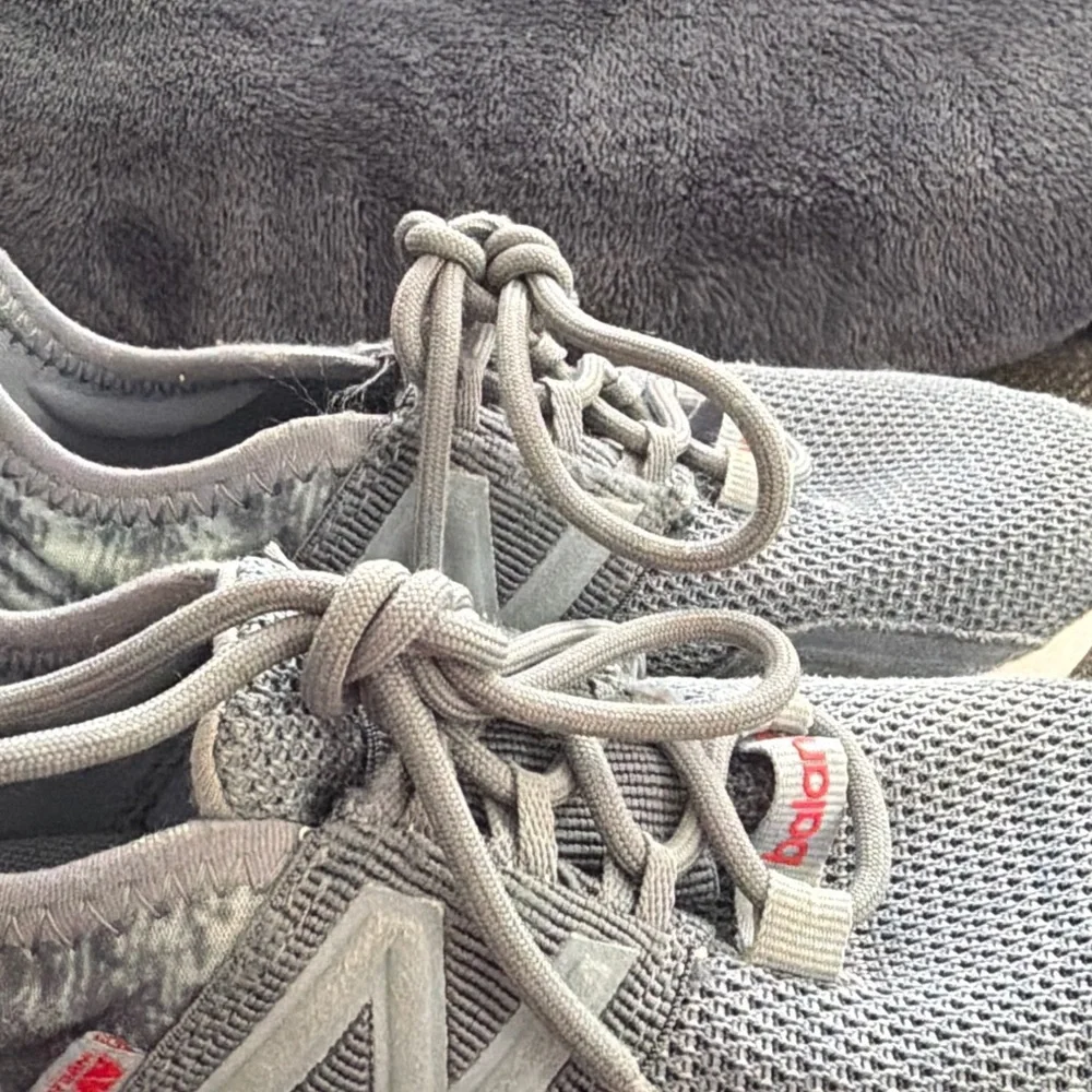 New Balance Fresh Foam Roav Running Shoes Kids Size 10.5 Steel Blue White￼ - Picture 3 of 13